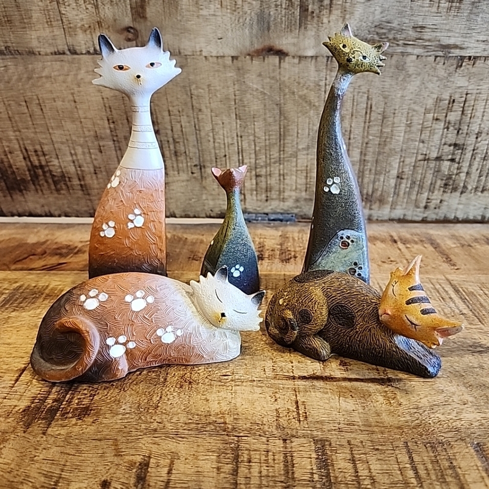 Modern Forum Art Cat Collection Of 5 Piece Figurine Set